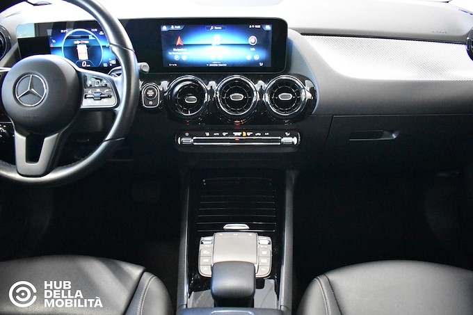 MERCEDES-BENZ GLA 180 d Automatic Business
